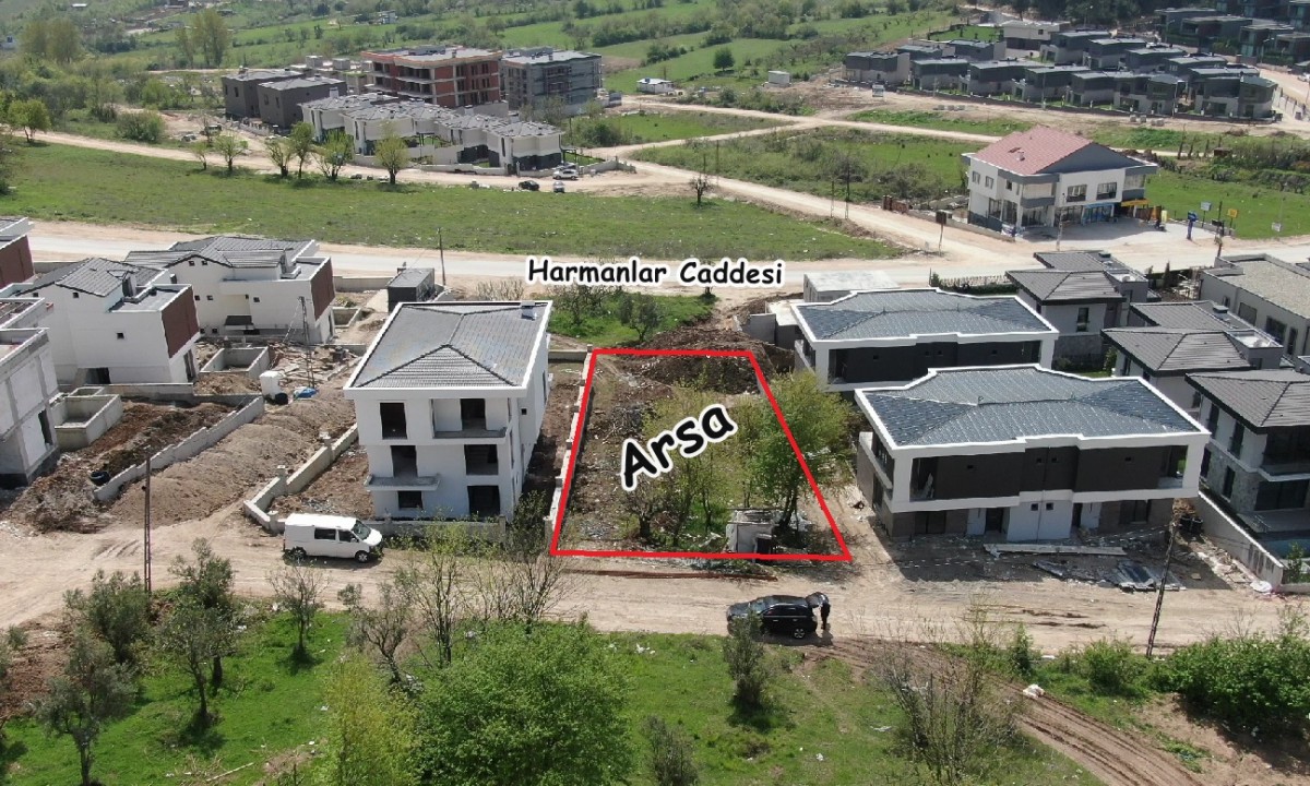 Bursa Nilüfer Gümüştepe Satılık Villa İmarlı Arsa 554.m2